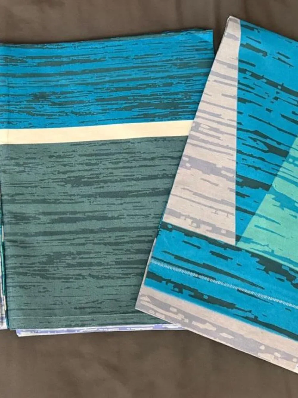 2 Flat Sheets + 2 Pillowcases